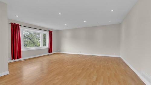 418 Panorama Crescent, Okanagan Falls, BC - Indoor Photo Showing Other Room