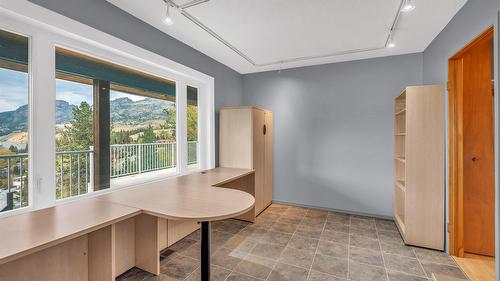 418 Panorama Crescent, Okanagan Falls, BC - Indoor Photo Showing Other Room