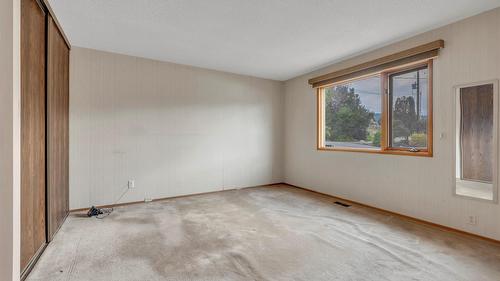 418 Panorama Crescent, Okanagan Falls, BC - Indoor Photo Showing Other Room