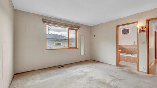 418 Panorama Crescent, Okanagan Falls, BC - Indoor Photo Showing Other Room