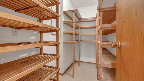 418 Panorama Crescent, Okanagan Falls, BC - Indoor With Storage