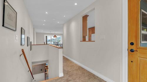 418 Panorama Crescent, Okanagan Falls, BC - Indoor Photo Showing Other Room