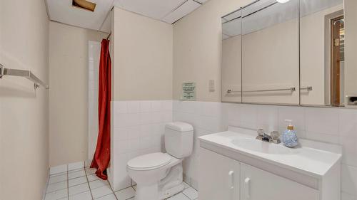 418 Panorama Crescent, Okanagan Falls, BC - Indoor Photo Showing Bathroom