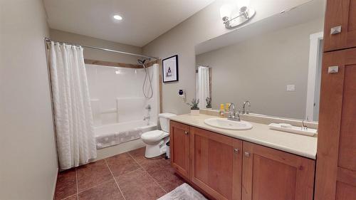 244 Boulder Creek, Cranbrook, BC - Indoor Photo Showing Bathroom
