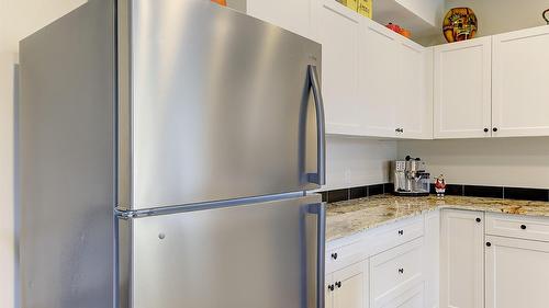 12633 Driftwood Court, Lake Country, BC - Indoor Photo Showing Kitchen