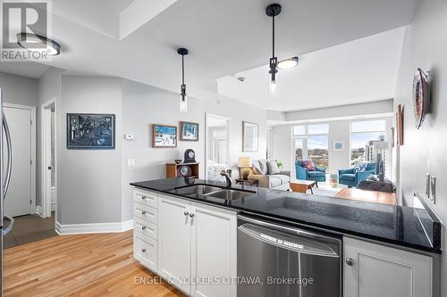 1106 - 75 Cleary Avenue, Ottawa, ON - Indoor Photo Showing Kitchen With Double Sink