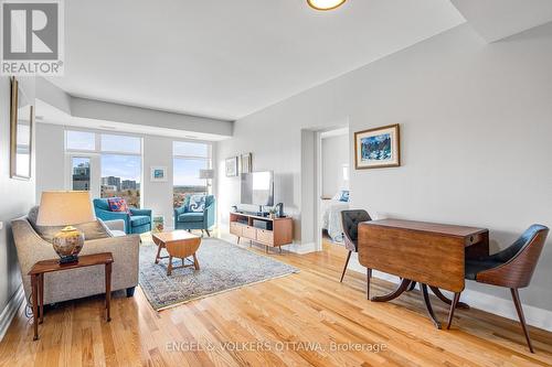 1106 - 75 Cleary Avenue, Ottawa, ON - Indoor Photo Showing Living Room