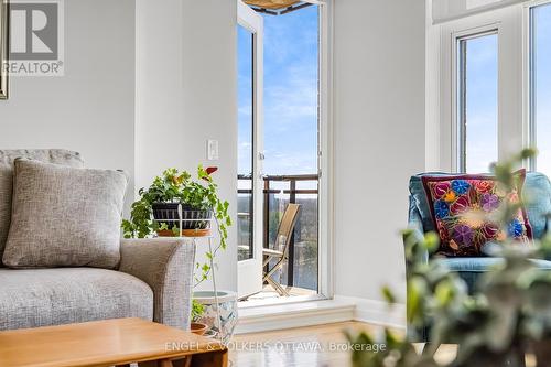 1106 - 75 Cleary Avenue, Ottawa, ON - Indoor