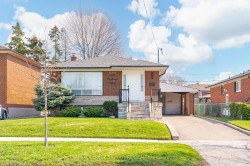 63 Packard Boulevard  Toronto, ON M1P 4K6