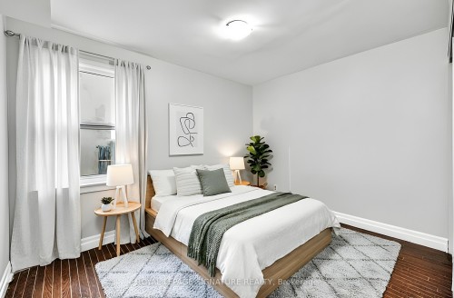 839 Stirling Avenue S, Kitchener, ON - Indoor Photo Showing Bedroom