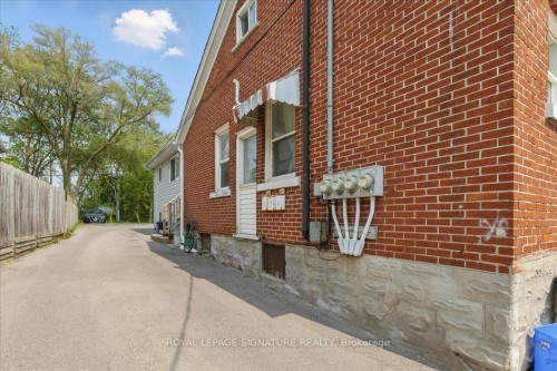 839 Stirling Avenue S, Kitchener, ON - Outdoor With Exterior