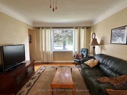 129 Broker Drive, Hamilton, ON - Indoor Photo Showing Other Room