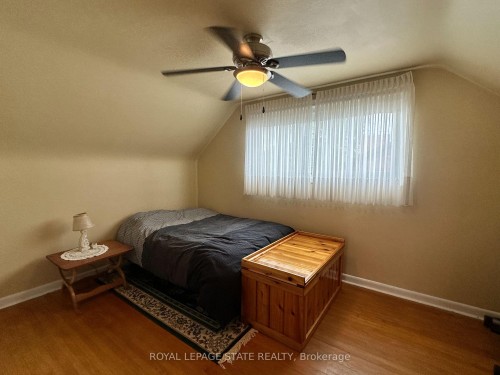 129 Broker Drive, Hamilton, ON - Indoor Photo Showing Bedroom