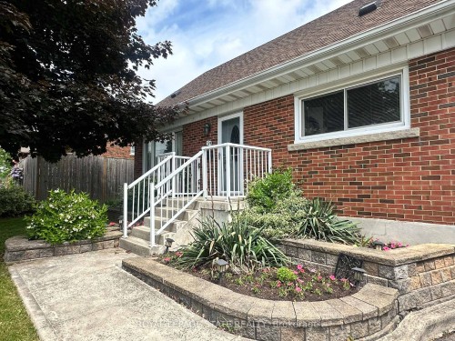129 Broker Drive, Hamilton, ON - Outdoor