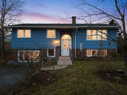 27 Attwood Crescent  Dartmouth, NS B2V 1G6