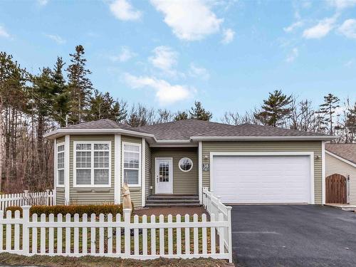 38 Roundhouse Drive  Bridgewater, NS B4V 9A9