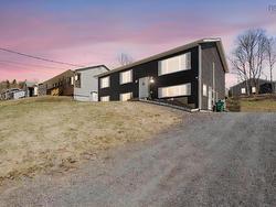 105 Birchview Crescent  New Glasgow, NS B2H 5T6