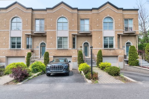 7438 Place Tanger  Brossard, QC J4W 2H4