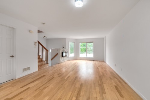 Salon - 7438 Place Tanger, Brossard, QC - Indoor Photo Showing Other Room