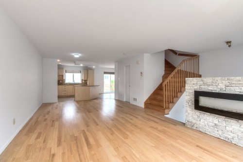 Intérieur - 7438 Place Tanger, Brossard, QC - Indoor Photo Showing Living Room