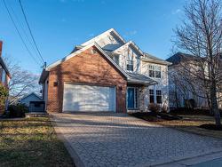 5706 Southwood Drive  Halifax Peninsula, NS B3H 4P4