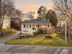 47 Douglas Crescent  Halifax, NS B3M 3B6