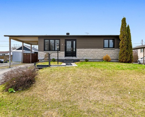 8 Rue Pierre-Laporte  Grenville, QC J0V 1J0