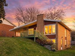 9 Parmbelle Lane  Halifax, NS B3M 1N2