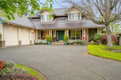 2996 Royal Vista Way Courtenay, BC V9N 9X3