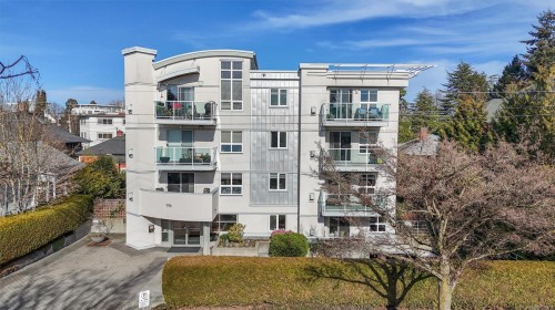 102-936 Fairfield Rd  Victoria, BC V8V 3A4