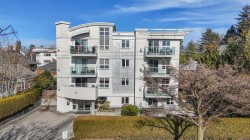 102-936 Fairfield Rd Victoria, BC V8V 3A4