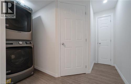 1723 Stackhouse Avenue, London, ON - Indoor Photo Showing Laundry Room