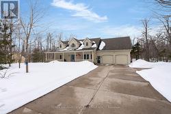 18 TRILLIUM TRAIL Oro-Medonte, ON L0K 1E0