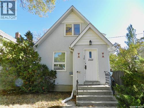 1121 6th AVENUE NW  Moose Jaw, SK S6H 4A7