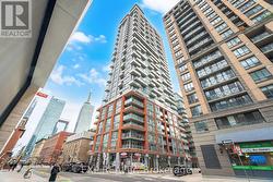 1907 - 126 SIMCOE STREET Toronto, ON M5H 4E6