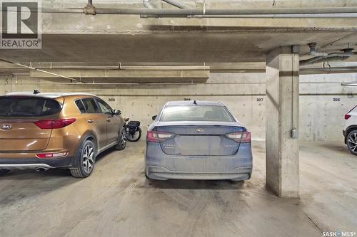 308 721 8Th Street E, Saskatoon, SK - Indoor Photo Showing Garage