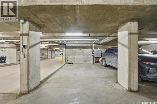 308 721 8Th Street E, Saskatoon, SK - Indoor Photo Showing Garage