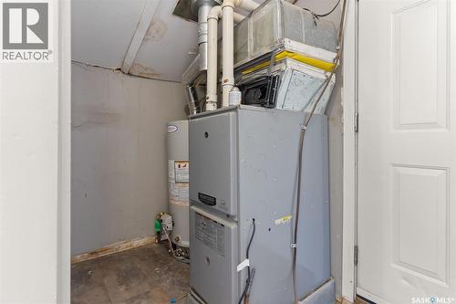 1247 King Street, Regina, SK - Indoor
