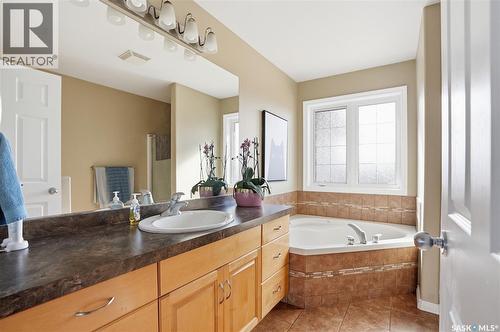 307 Van Impe Court, Saskatoon, SK - Indoor Photo Showing Bathroom