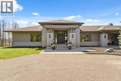 10231 MELROSE DRIVE Komoka, ON N0L 1R0