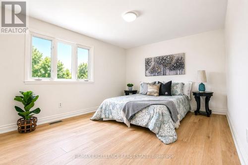 7256 Topping Road, Mississauga, ON - Indoor Photo Showing Bedroom