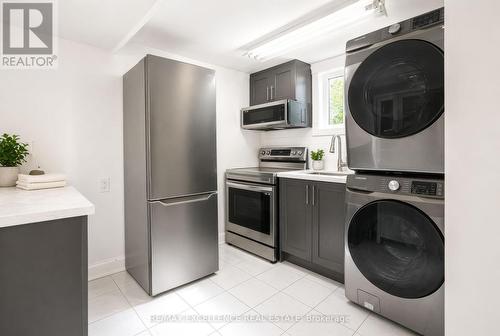 7256 Topping Road, Mississauga, ON - Indoor Photo Showing Laundry Room
