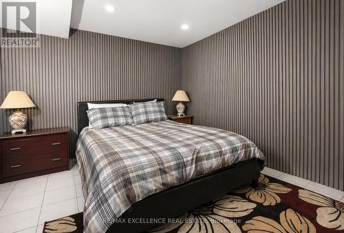 7256 Topping Road, Mississauga, ON - Indoor Photo Showing Bedroom