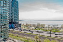 813 - 105 THE QUEENSWAY AVENUE Toronto, ON M6S 5B5