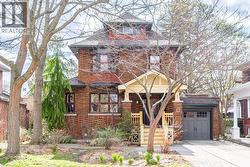 91 PAISLEY Avenue N  Hamilton, ON L8S 4H2