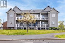 42 STERNES PRIVATE Ottawa, ON K4A 0X8