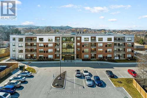 105 - 3998 VICTORIA AVENUE  Lincoln (Lincoln-Jordan/Vineland), ON L0R 2C0