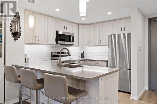 105 - 3998 Victoria Avenue, Lincoln (Lincoln-Jordan/Vineland), ON - Indoor Photo Showing Kitchen With Upgraded Kitchen