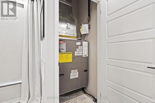 105 - 3998 Victoria Avenue, Lincoln (Lincoln-Jordan/Vineland), ON - Indoor Photo Showing Other Room