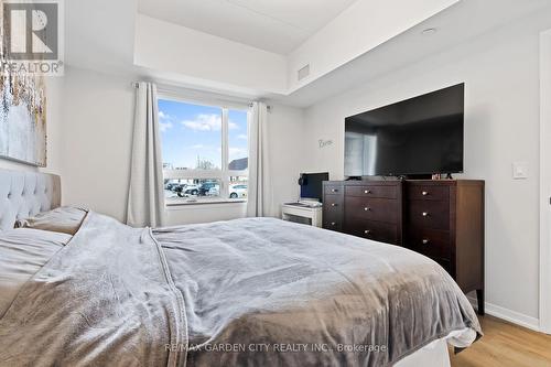 105 - 3998 Victoria Avenue, Lincoln (Lincoln-Jordan/Vineland), ON - Indoor Photo Showing Bedroom